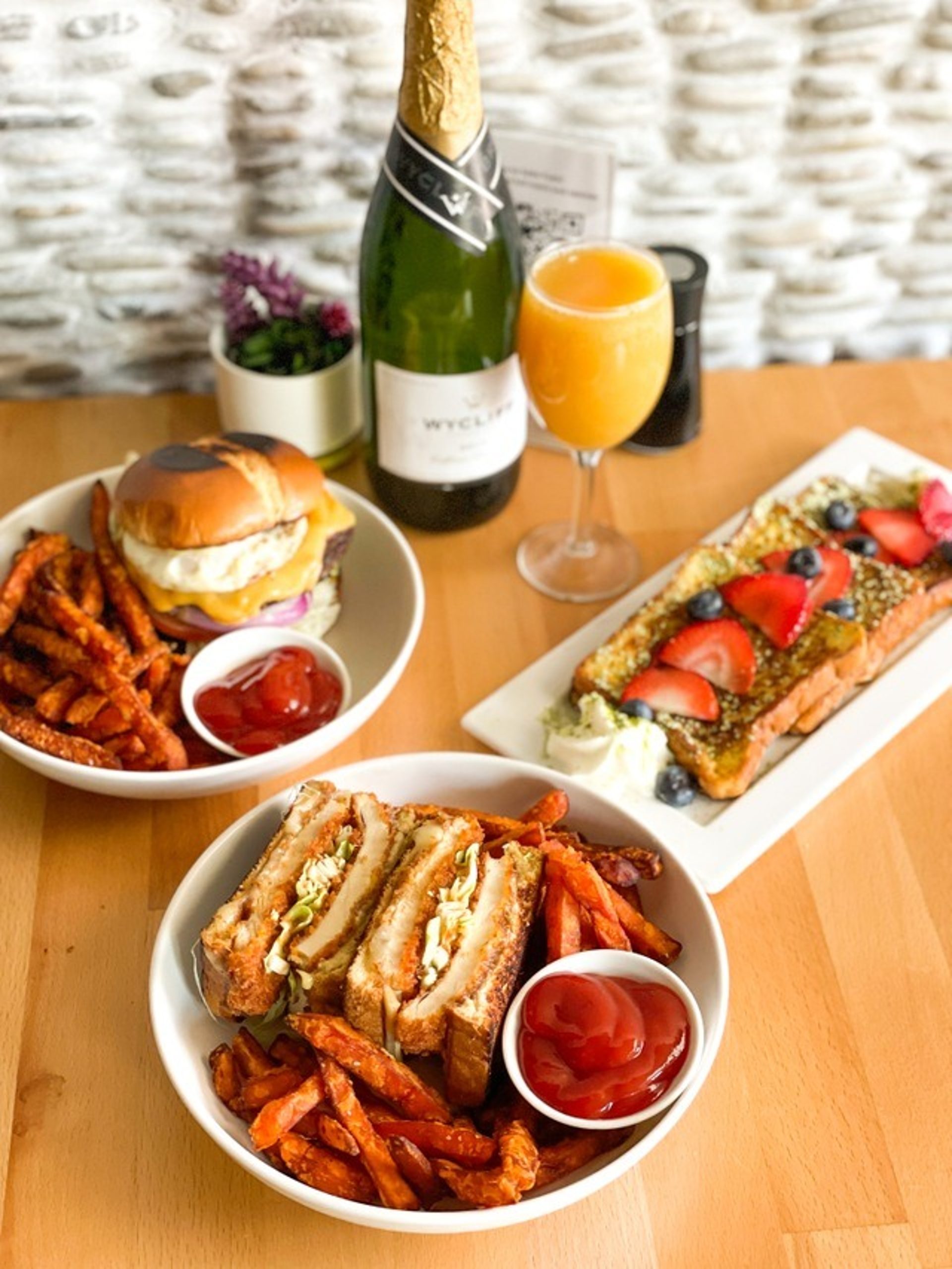 Bottomless Brunch — Saturdays & Sundays, 12–4 PM.